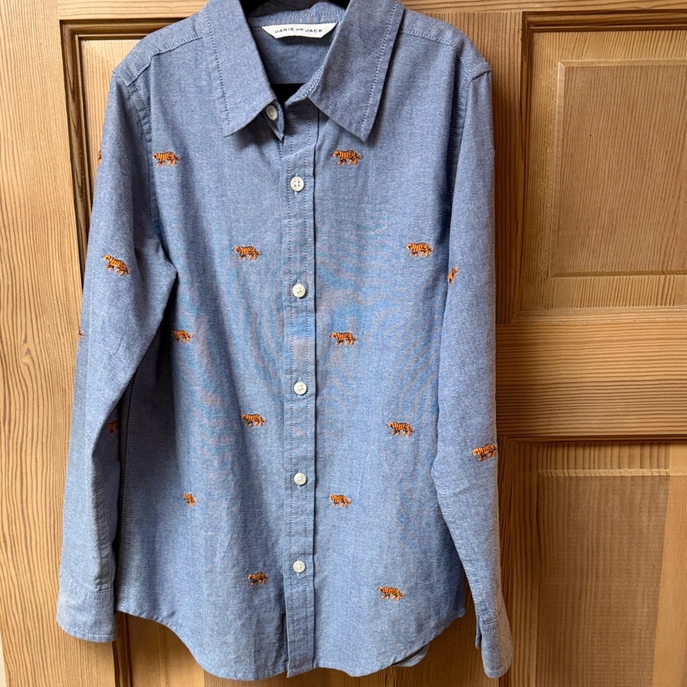 Janie and Jack classic  Blue Embroidered Tiger Button-Up Shirt size 6